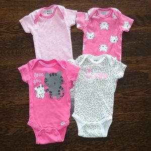 ♥️ 3/$20 4 Piece Set of Onsies